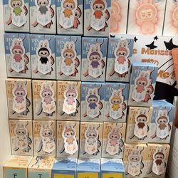 Labubu Pin for Love see description