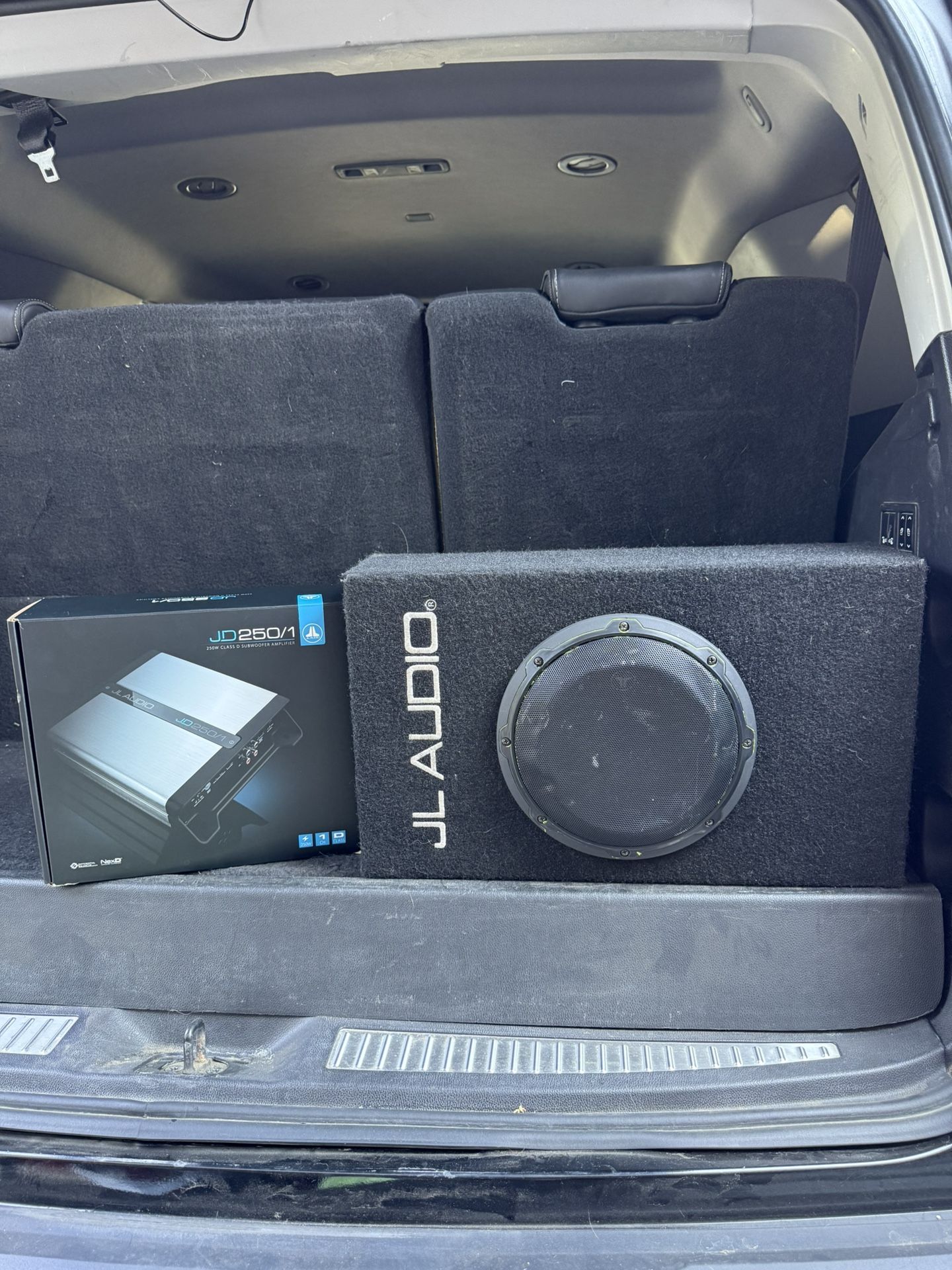 JL Audio Subwoofer & Amp