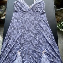 NWOT Rene Rofe Chemise Nightgown With Lace and Bow Accents Free Robe Included S.