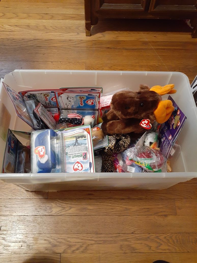 38 ty Beanie Babies $75