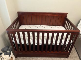 Crib Graco Hadley 5 in 1 with drawer