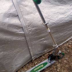 Razor Scooter In Excellent Condition 
