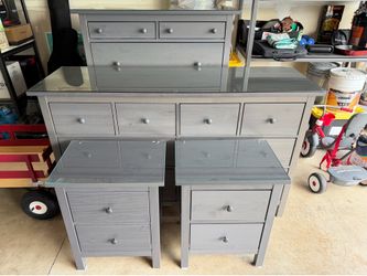 4 piece bedroom set - dresser and nightstand