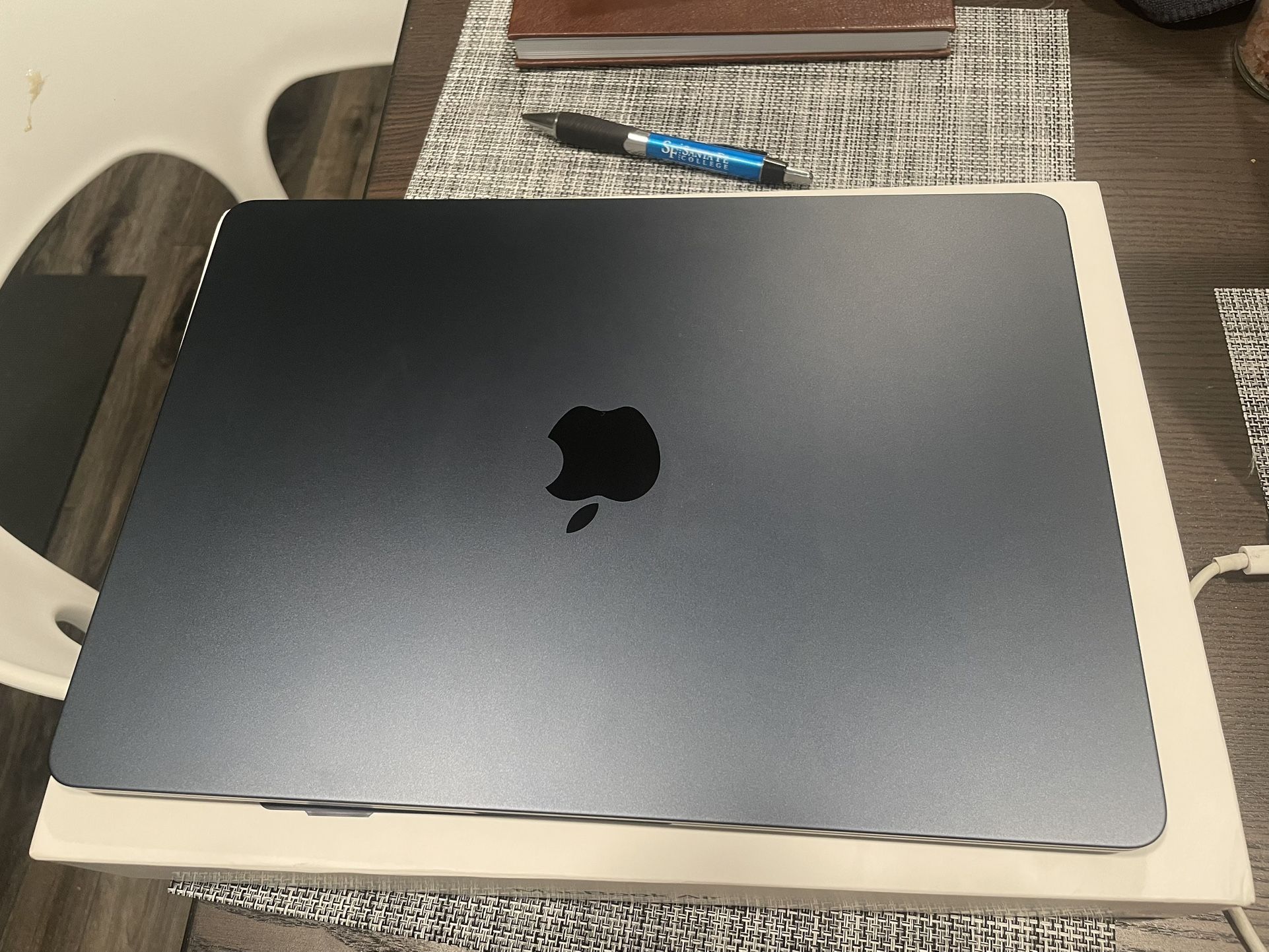 MacBook Air 2022 M2 8gb 256gb
