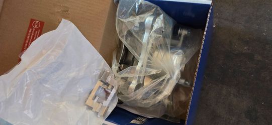 Brake caliper with mounting braket