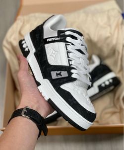LV shoe