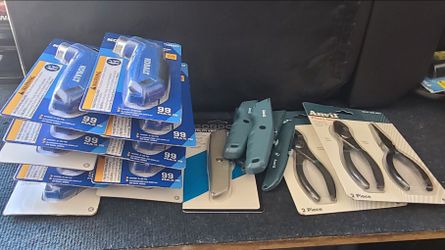 Bundle of tools for only $30 12 Kobalt Digital Tire Gauges, 2 Plier sets, 7 Box Cutters