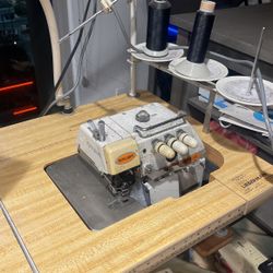 Siruba Industrial Overlock Machine