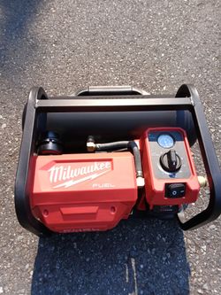 Milwaukee M18 FUEL AIR COMPRESSOR