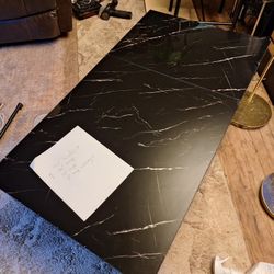 BEAUTIFUL SOLID STORfe Coffee Table 