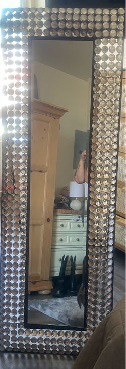 Stand alone full length mirror