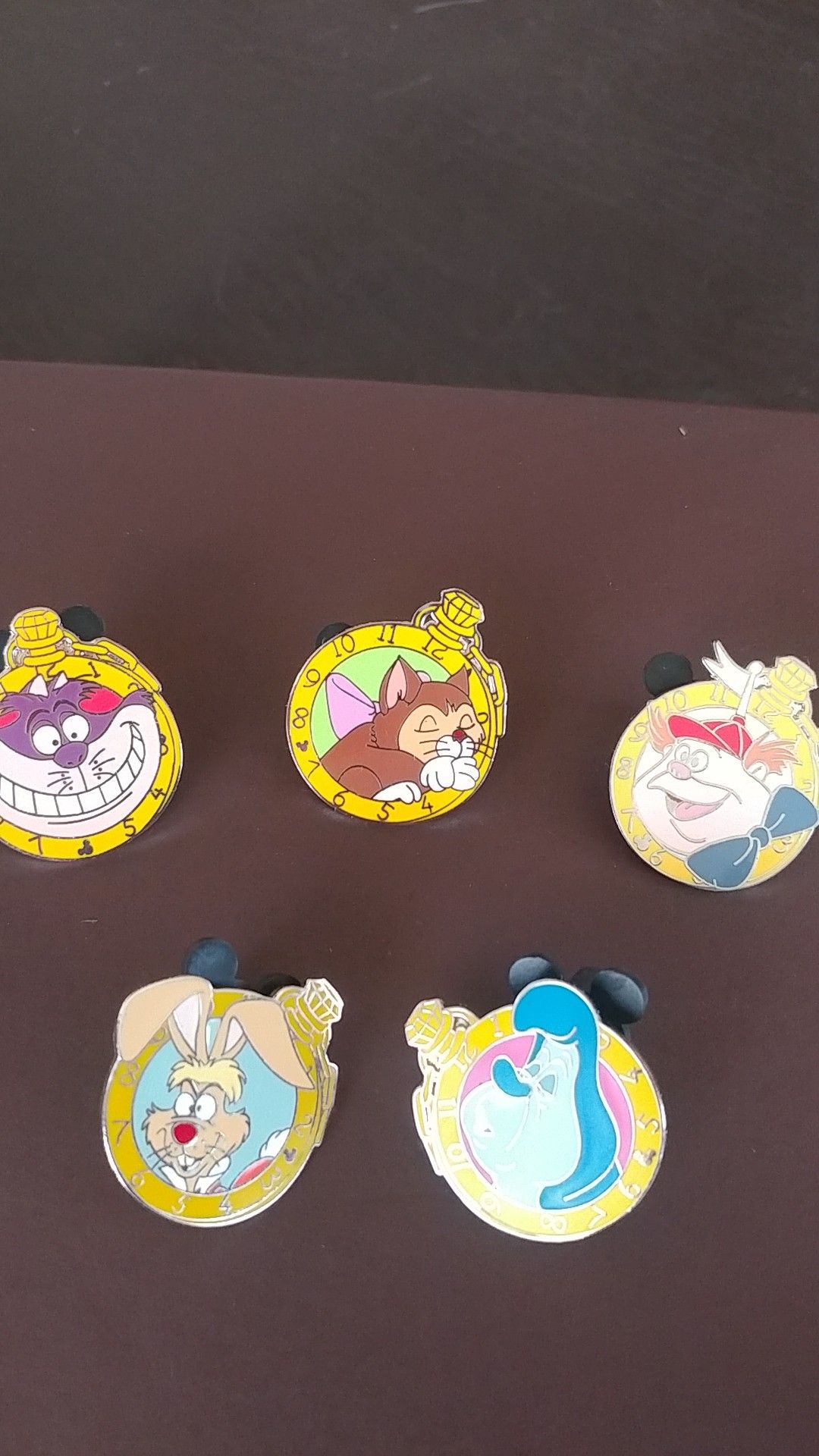 "Hidden Mickey" Alice in Wonderland pins