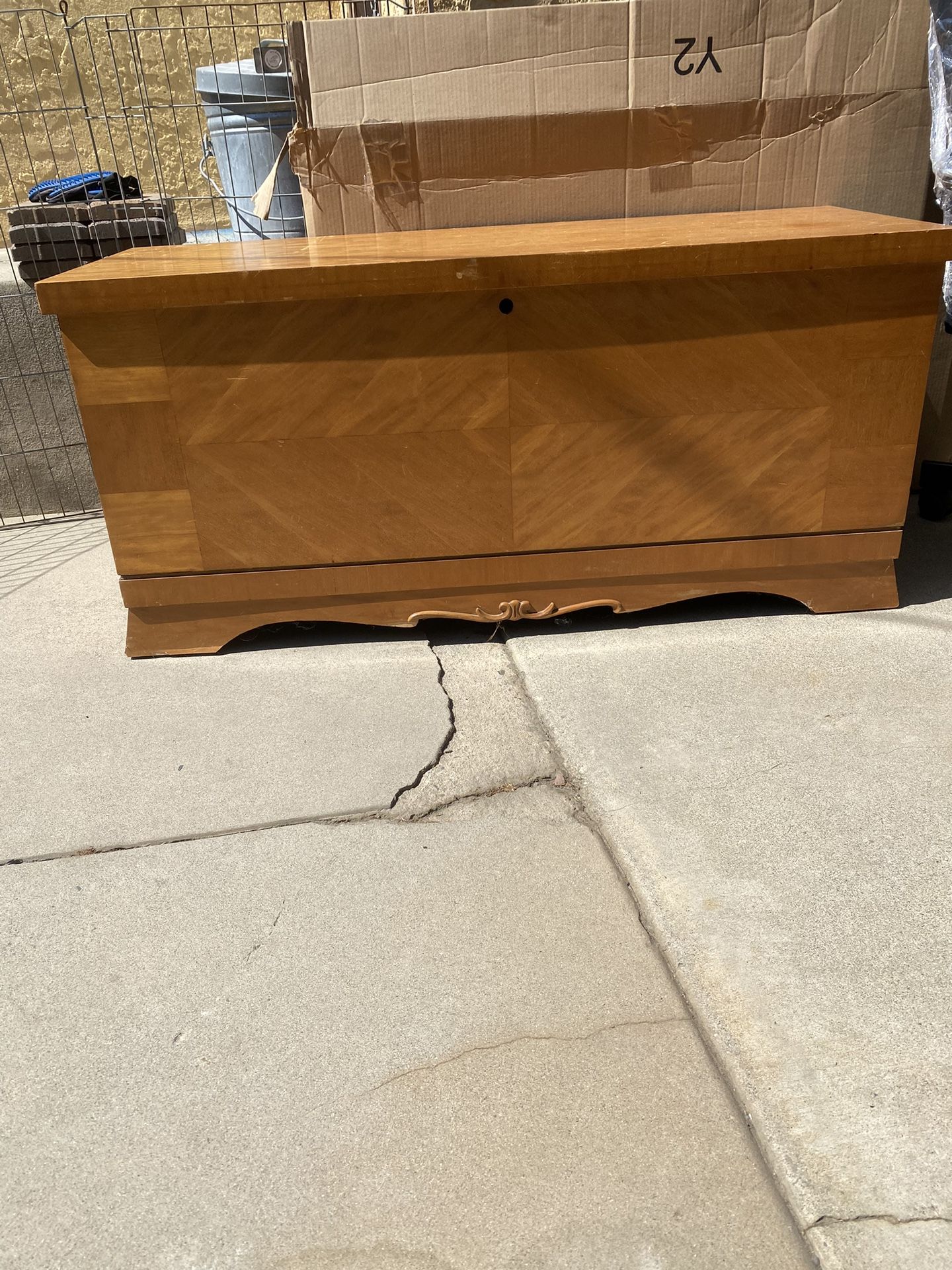 Lane Cedar Chest By Alta Vista Retails For $140