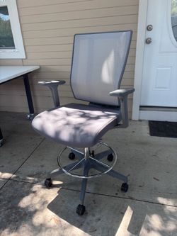 Vari high back drafting chair