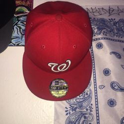 Fitted Hat W Red Hat