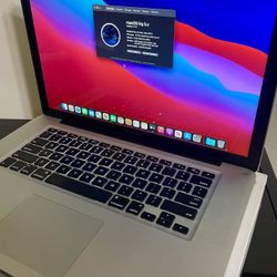 Apple Macbook Pro 15” Laptop i7 6GB RAM 500GB HD w/ Charger