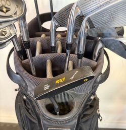 Wilson Golf Clubs & SunMountain Golf Bag