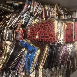 220 Colorful Y2K Style Clutch Bags (Must Pick Up)