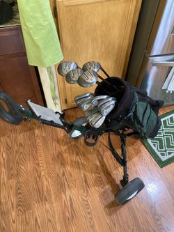 VERY NICE MENS RH REGULAR SHAFTED COMPLETE GOLF SET