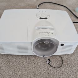Optoma GT 1080 Darbee short throw projector