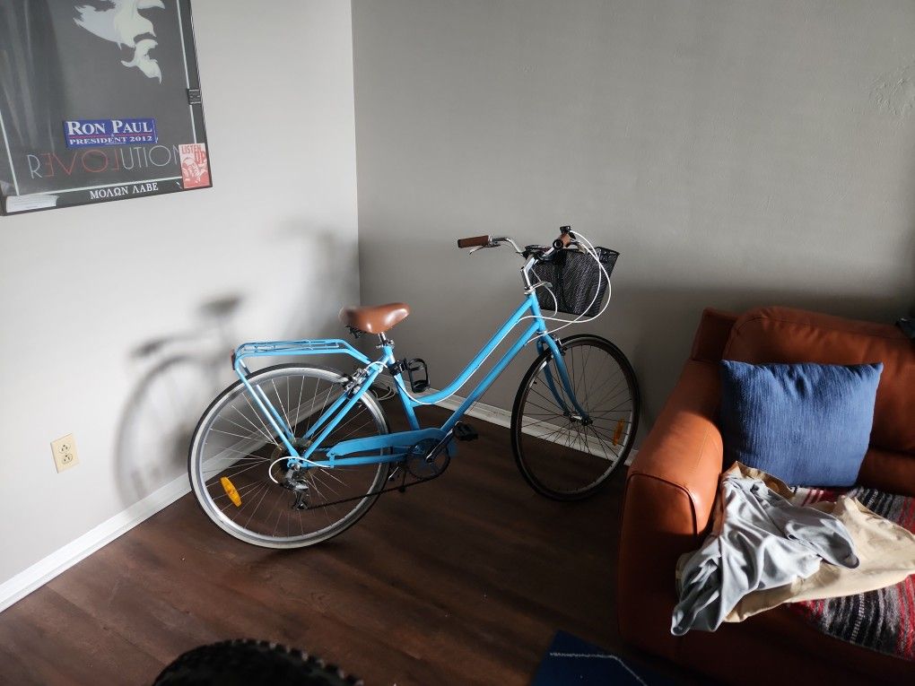 WOMAN'S BICYCLE