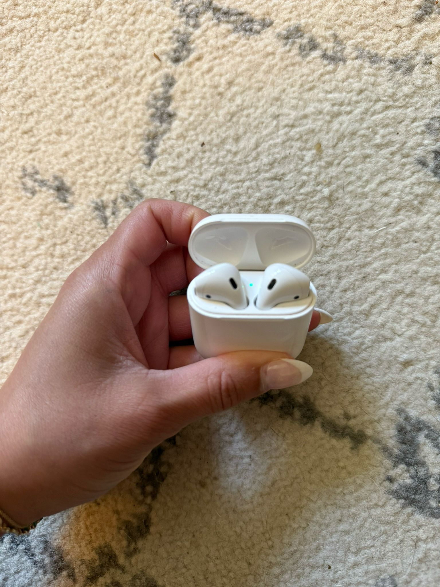 Apple AirPods 2 (2019)
