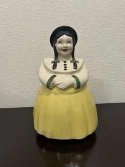 Vintage 1940 Shawnee Dutch Girl Cookie Jar