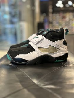 Nike Air Diamond Turf Deion Sanders Size 8