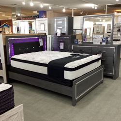 Lodanna 4pc King Panel Bed Set