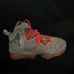 Nike LeBron 19 Fast Food