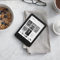 Amazon Kindle 6” Reader