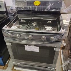 SAMSUNG BLACK STAINLESS STEEL GAS STOVE WITH AIR FRYER DAQ