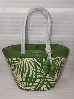 Kate Spade New York Designer Handbag Large purse. New With Tags. Authentic. Beautiful women's shoulder bag