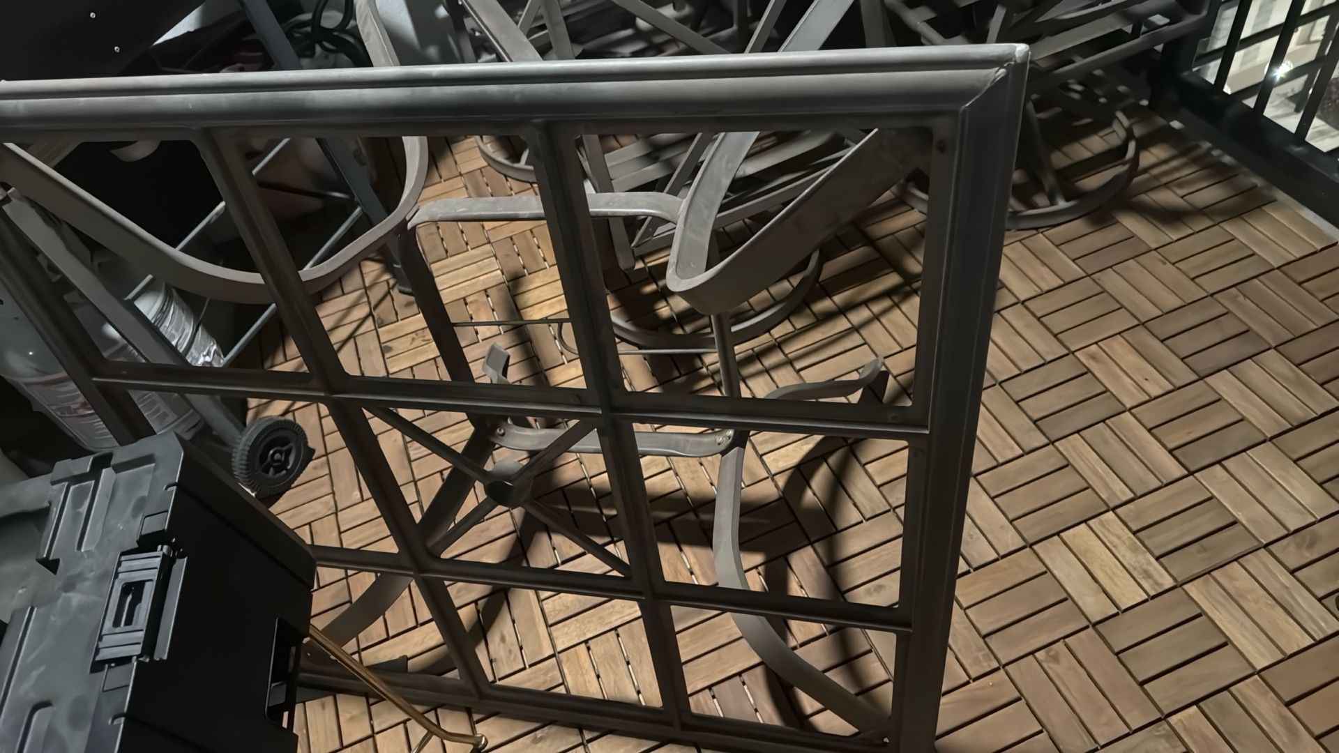 Outdoor Tiled Table With 6 Chairs