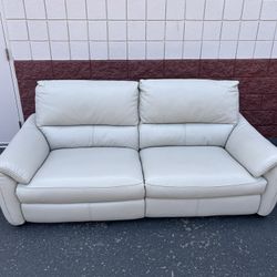 i824 Leather Sofa / Incanto