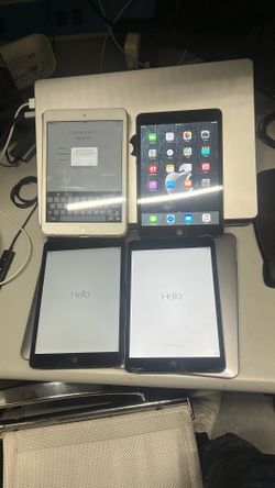 Four iPads with iCloud