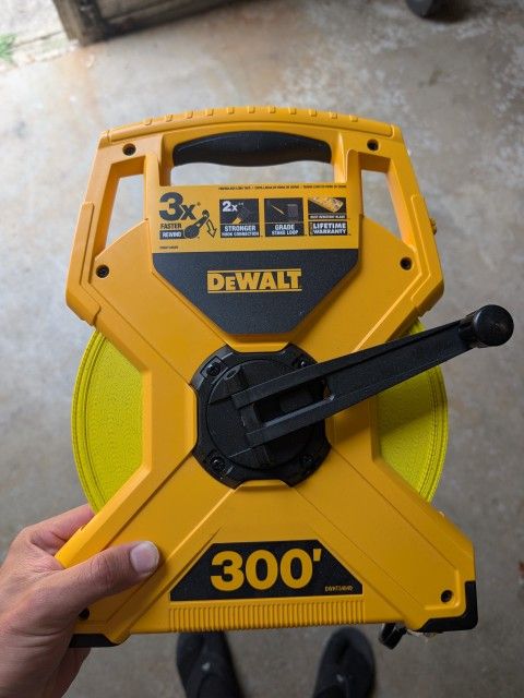 Dewalt 300' Fiberglass Tape