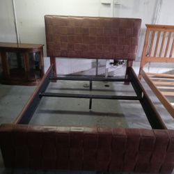 Queen bed 