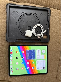 iPad Pro 12.9”  M1 , 5th Generation  256gb WIFI + cellular 5G, Unlocked