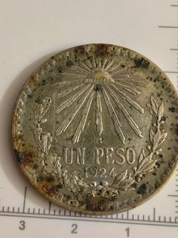Silver 1924 Mexico 1 Peso Coin - Cap & Rays