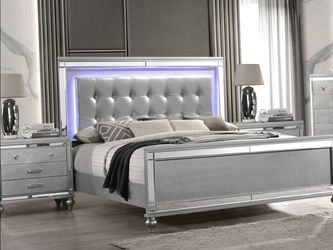 King 7pc Bedroom Valentino Designer
