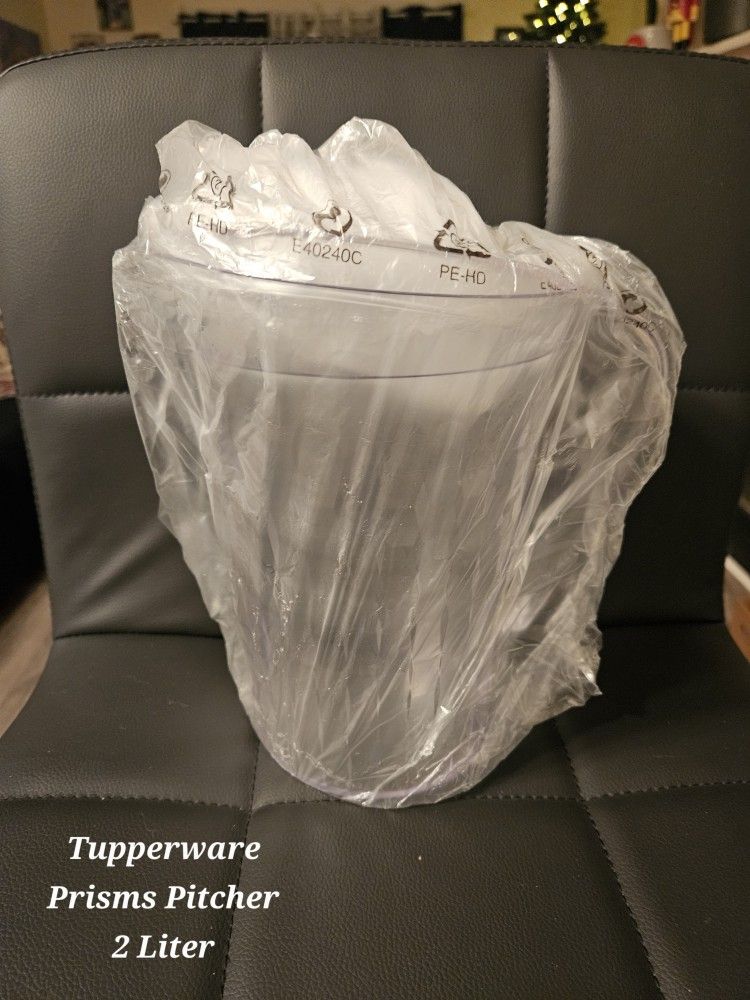 Tupperware Prisms 2 Liter Pitcher