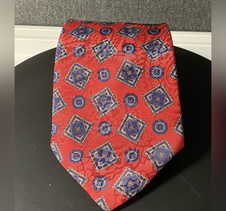 Camden Court Vintage Men's Silk Geometric Neck Tie Dress Tie Blue/red 1970s