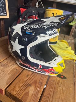 Troy Lee Designs - Redbull Moto helmet Small
