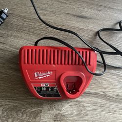 Milwaukee M12 Battery Charger