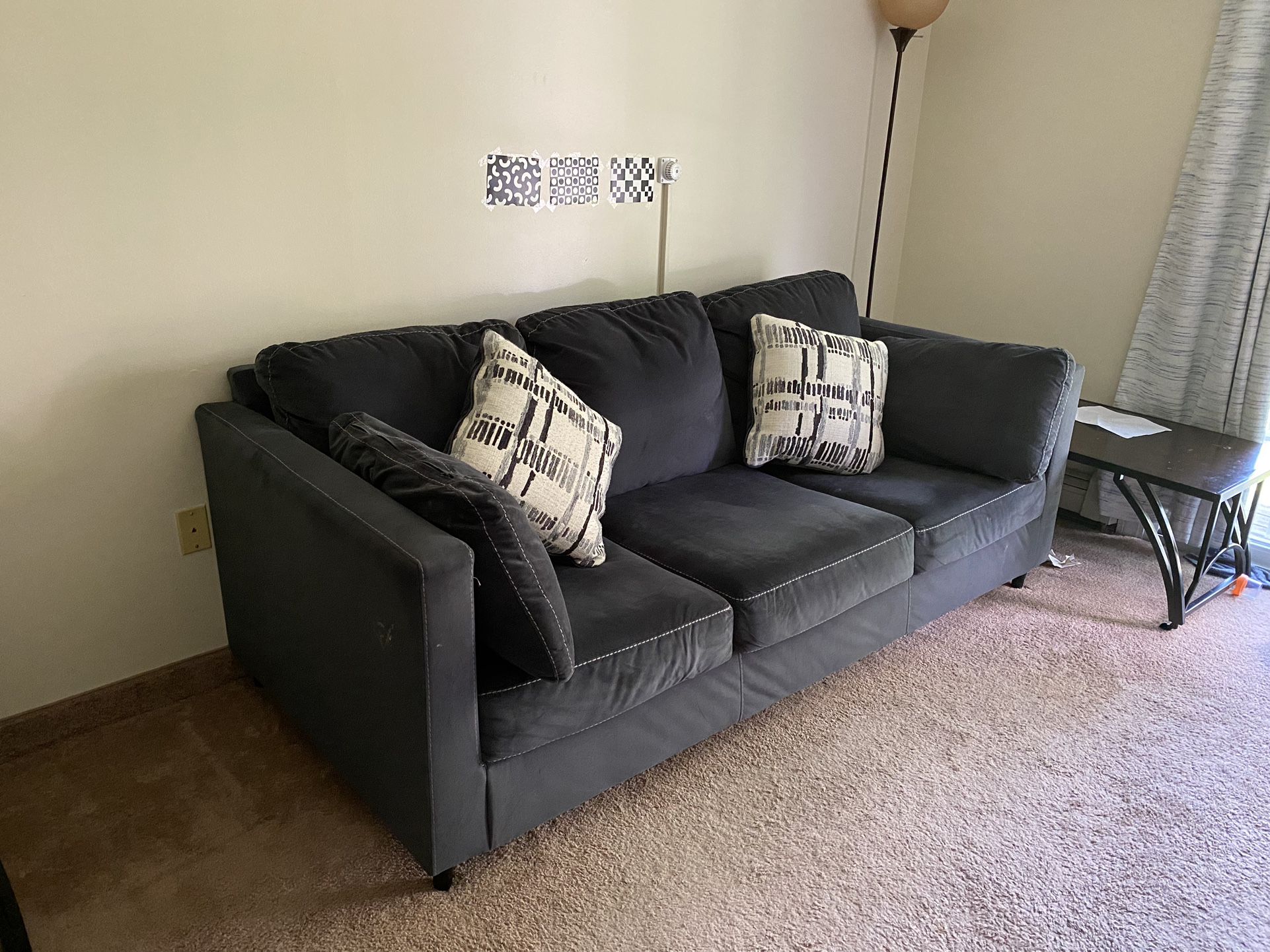 Set Of throw Pillows For Bed Or couch (Barely Used) for Sale in Denver, CO  - OfferUp
