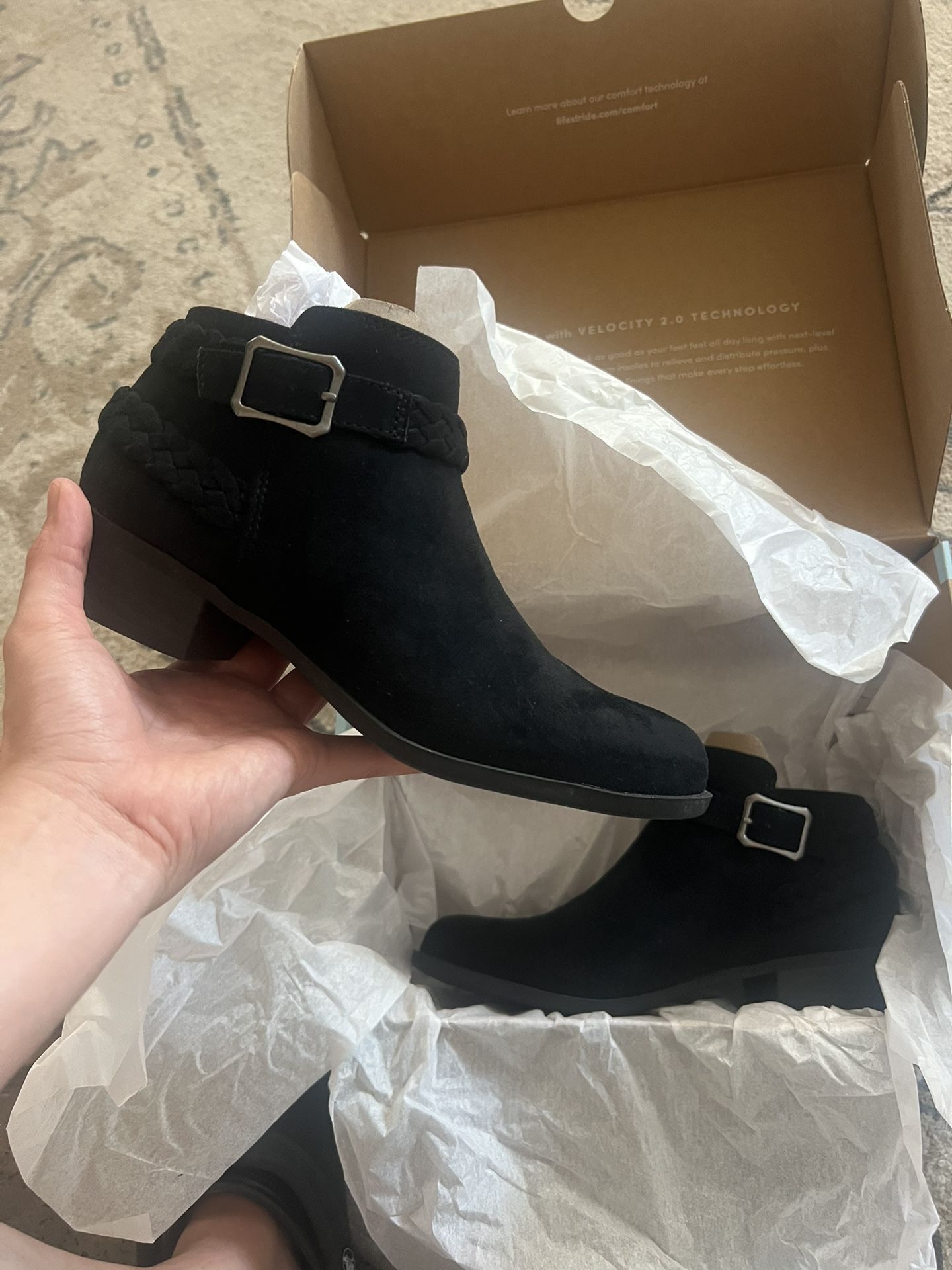 NEW Size 6 Booties