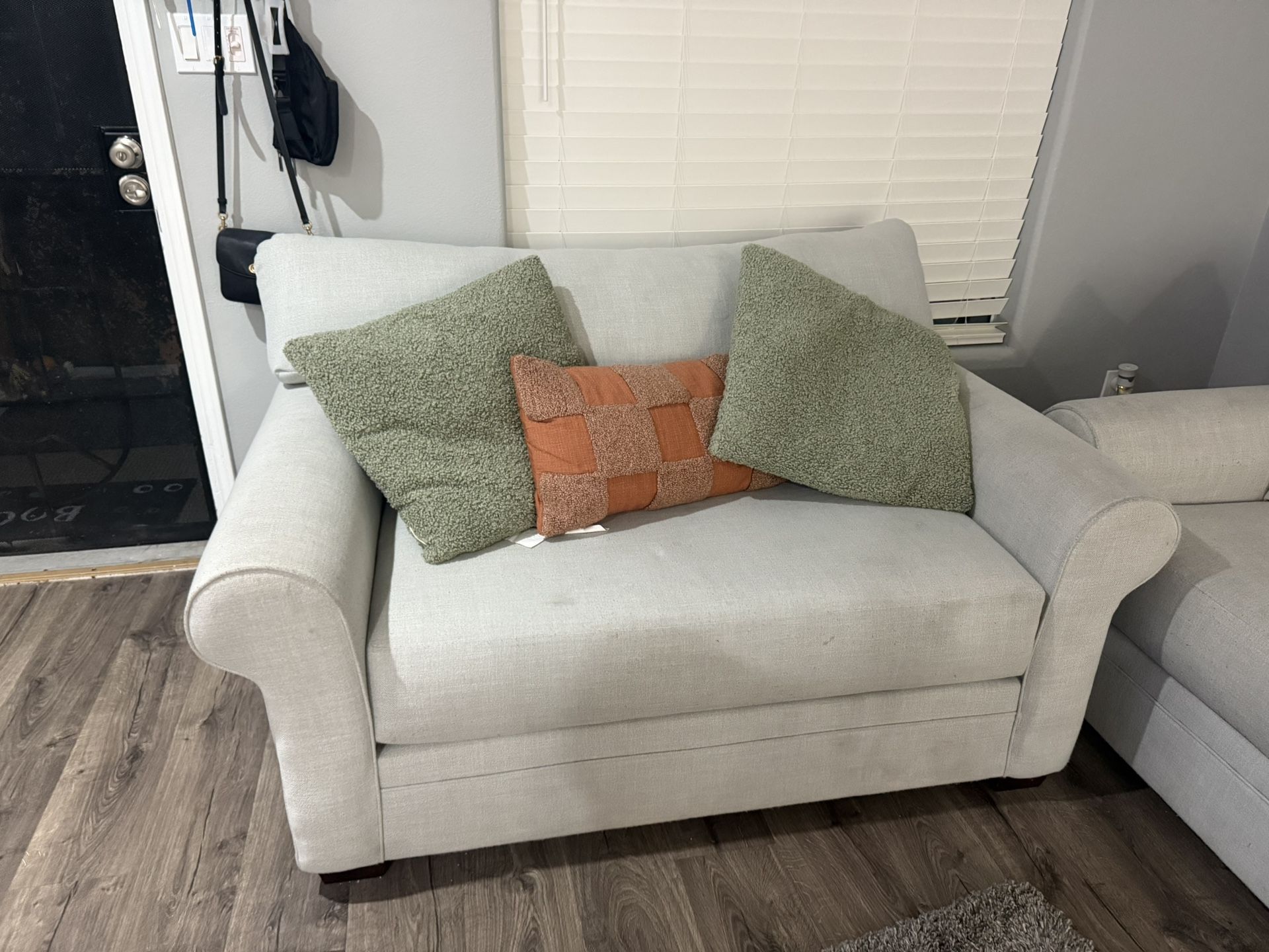 Couch Set With Pillows