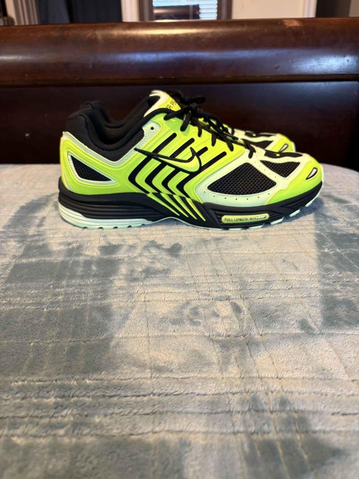 Nike Mens Air Pegasus 2K5 Volt/Black Size 11.5 New