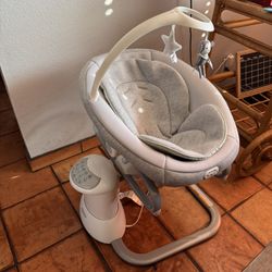 Semi  New Electric Graco baby Swing